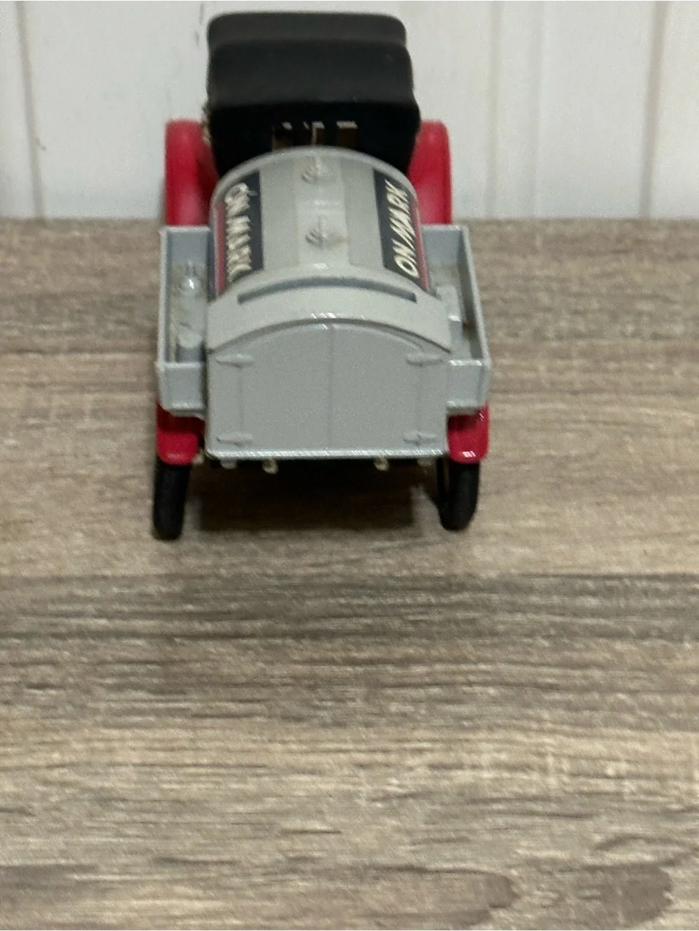 Ertl 1918 Ford Model T Runabout Coin Bank 1:25 scale “On Mark”